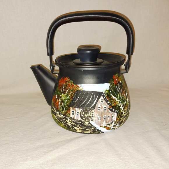 Hand painted Metal Kettle with Barn Scene - Picture 1 of 9